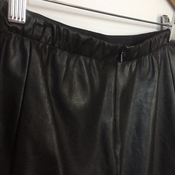 Aritzia leather pencil skirt - Picture 8 of 8